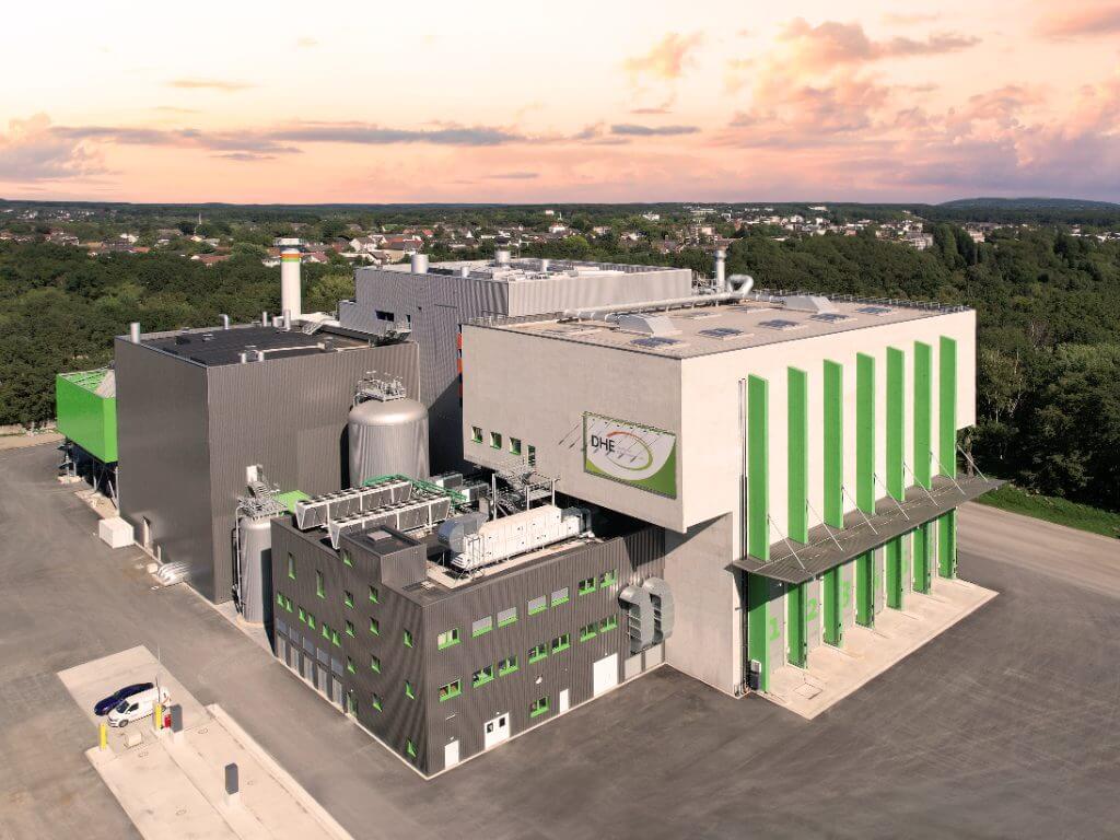 Luftaufnahme vom DHE Holz-Energiezentrum in Dinslaken in Abendlicht