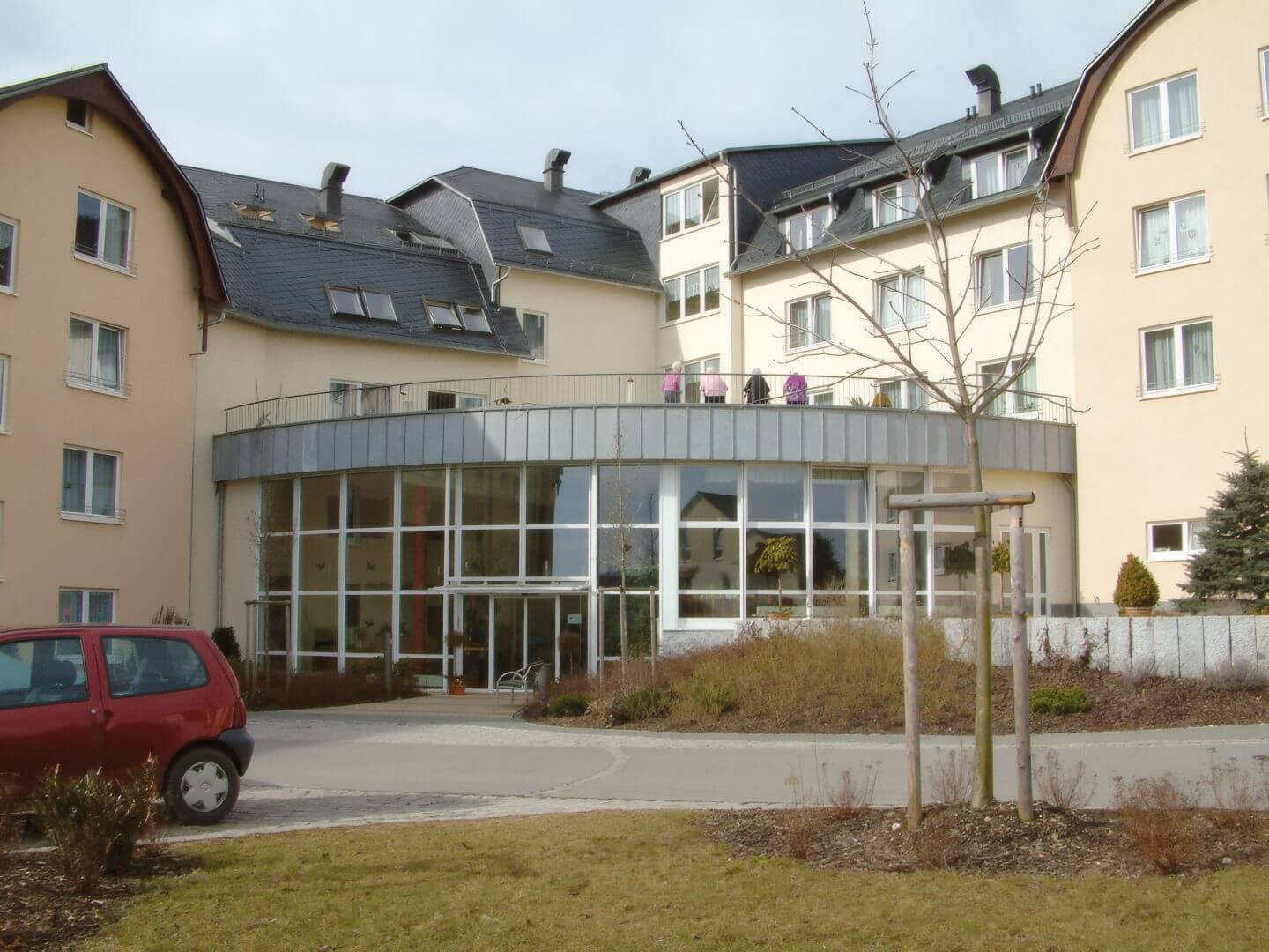 Gebäudeansicht des Seniorenzentrums Hewag Lichtenstein für die Baureferenz auf der Hellmich Webseite.