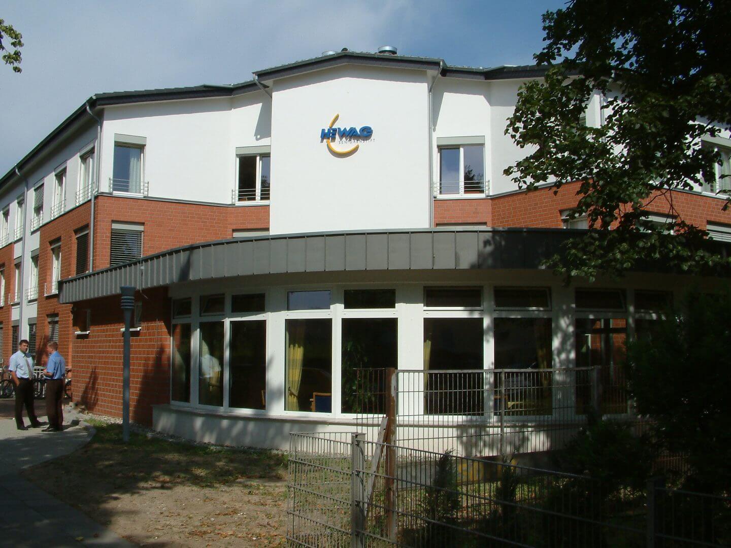 Fassade des Hewag Wanheimerort Gebäudes, realisiert als Bauprojekt von Hellmich.