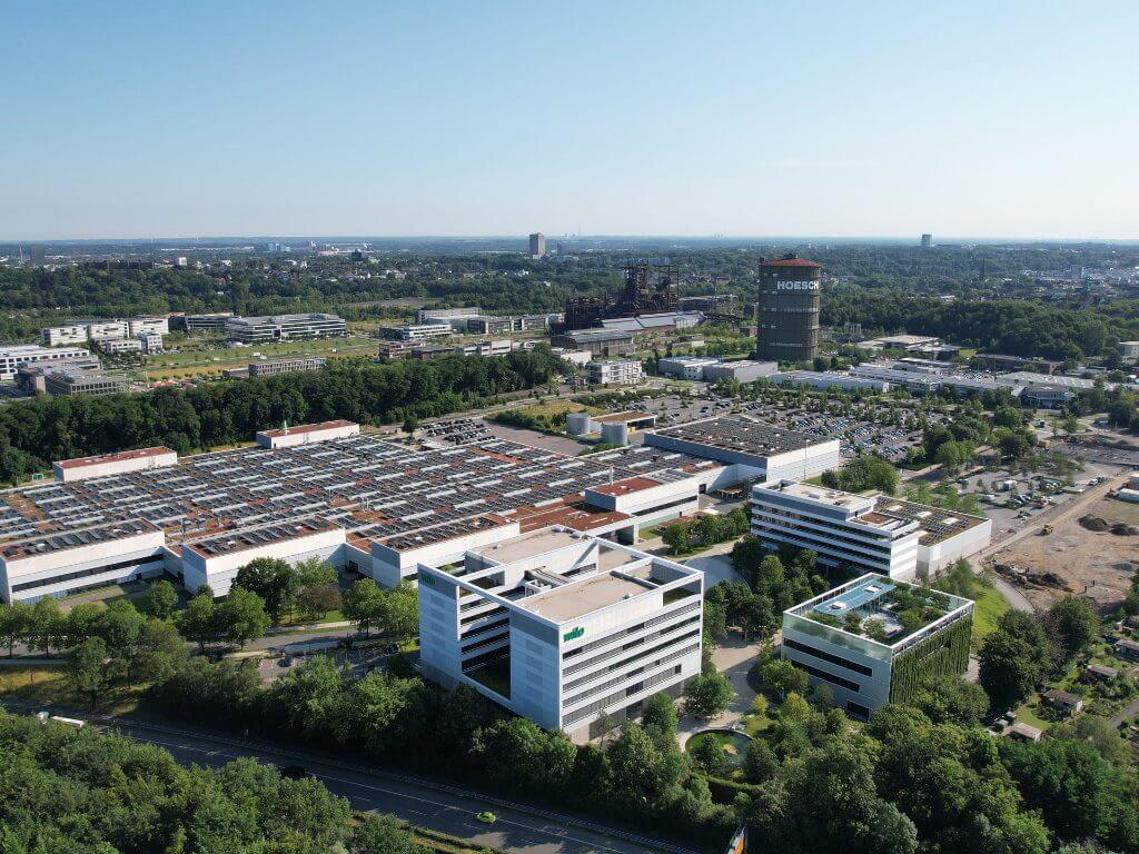Der Health Cube auf dem WILO Campus in Dortmund aus der Luft, eingebettet in den Gesamtcampus